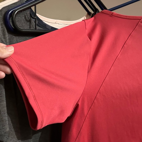 Under Armor athletic shirt size large - Picture 6 of 8